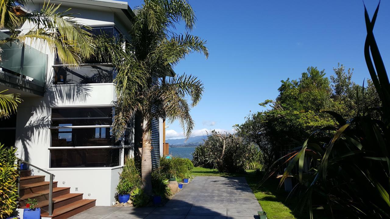 Athenree Waterside Accommodation Экстерьер фото